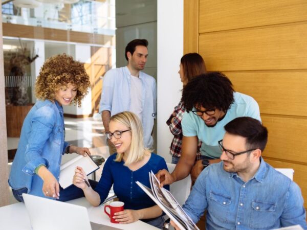 Strumenti di Comunicazione Aziendale: Guida Completa per Migliorare l’Efficienza Interna